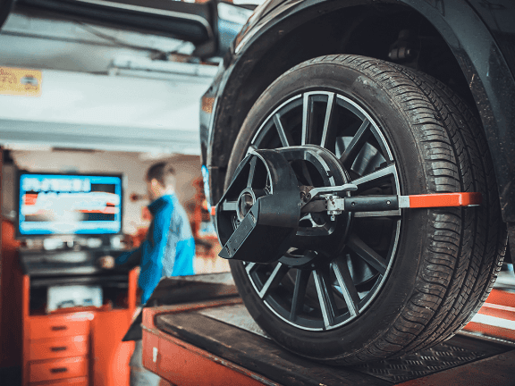 Why choose TyrePlus for your wheel alignment services
